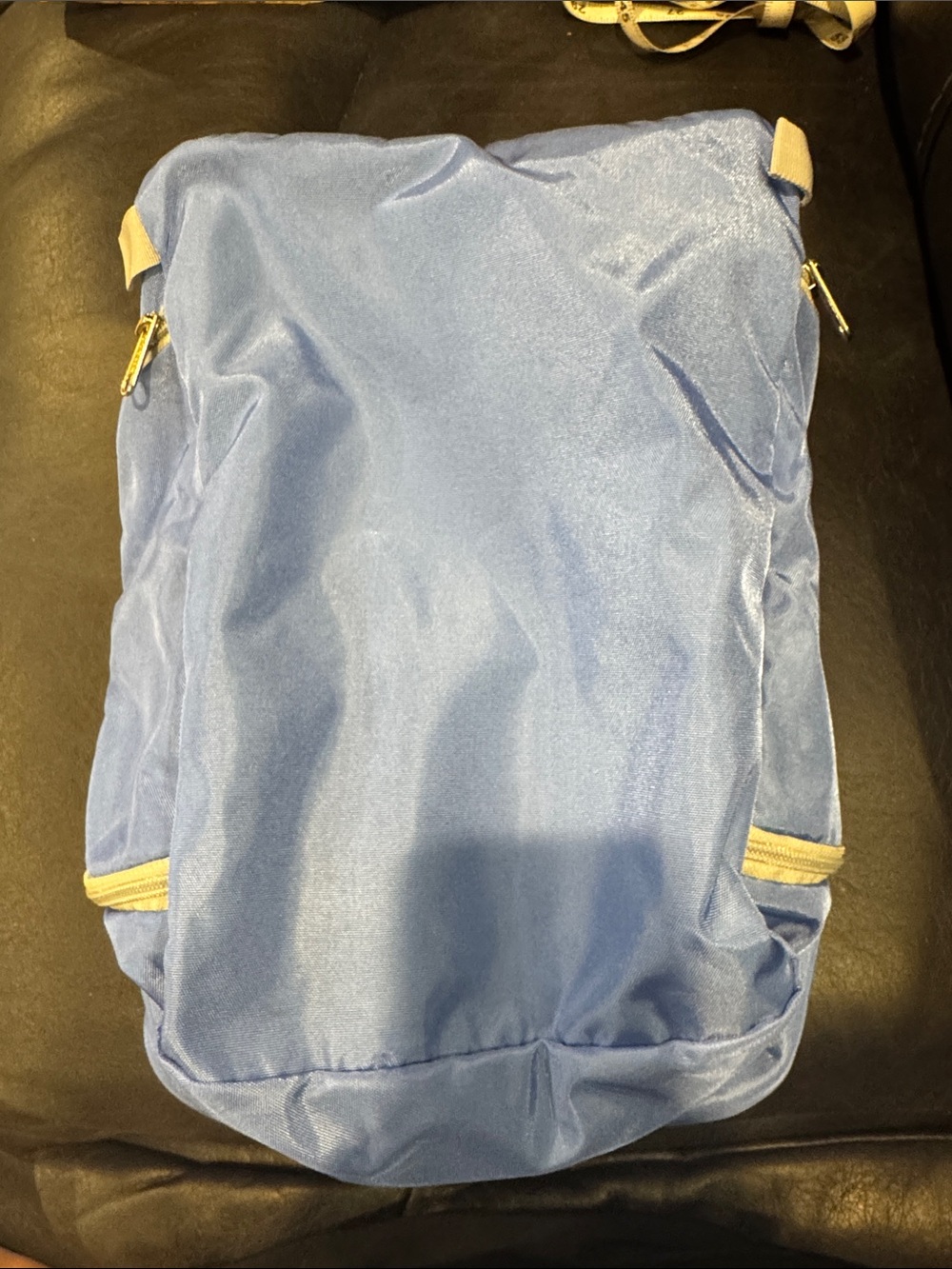 L.L. Bean Blue Hanging Toiletry Bag With Multiple Compartments - Picture 2 of 14